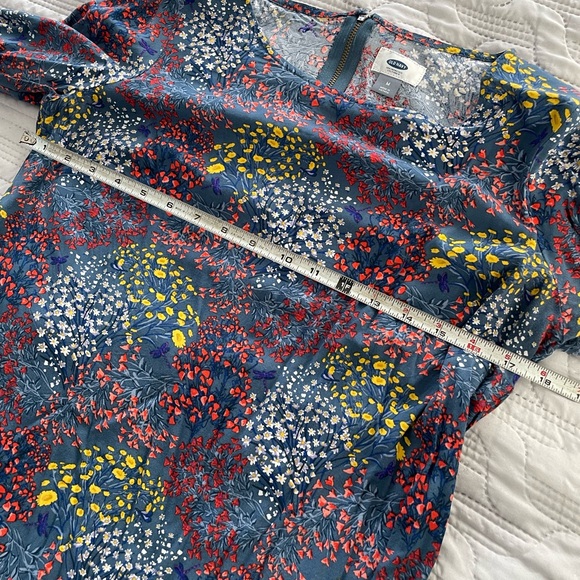 Old Navy Floral Shift Dress - Picture 3 of 4